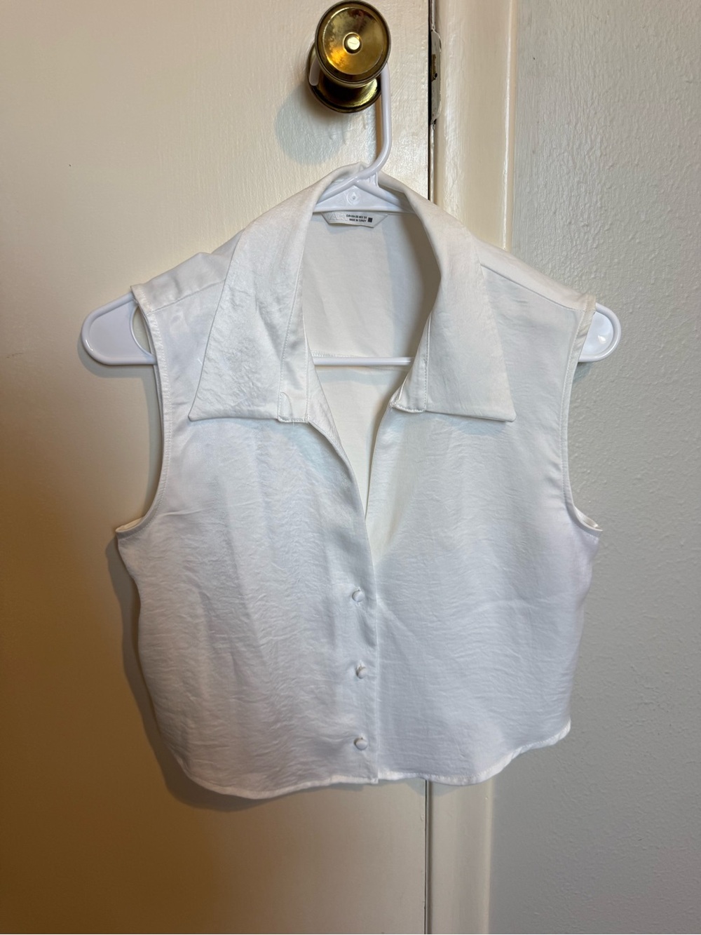 Zara Sleeveless White Collared Silk Shirt